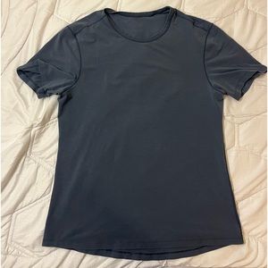 Lululemon Mens medium tshirt